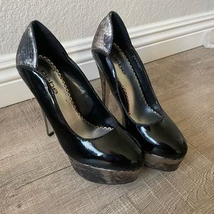 Bebe Casey Black & Snakeskin Leather Slip On Heels Size 6